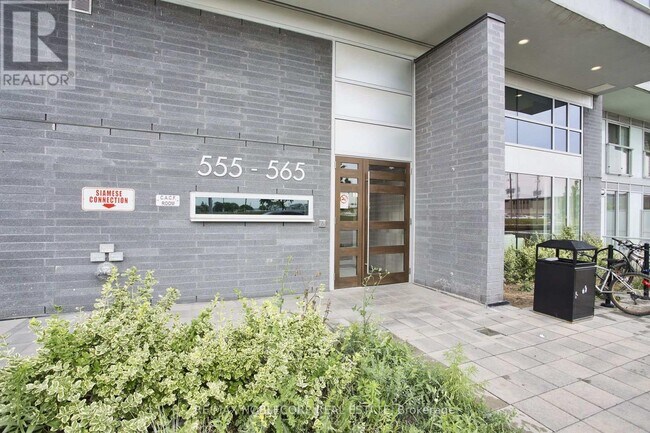Photo du bâtiment - 565 Wilson Ave