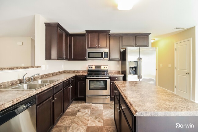 Foto del edificio - 1611 Haddington Point Drive, Kernersville,...