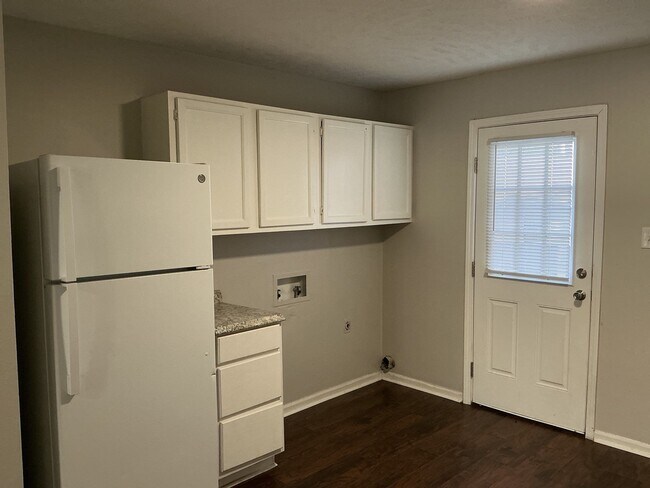 Building Photo - 27 Brianfield Dr