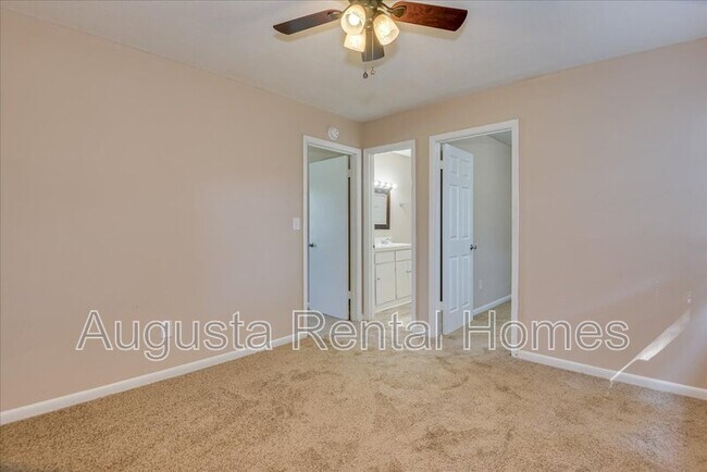 Building Photo - 404 Verdery Dr