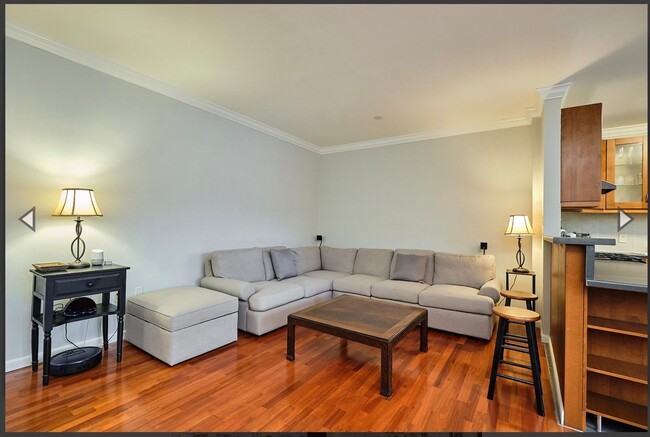 Building Photo - Huge 1BR/ 1BA Condo- ALL UTILITIES, STORAG...