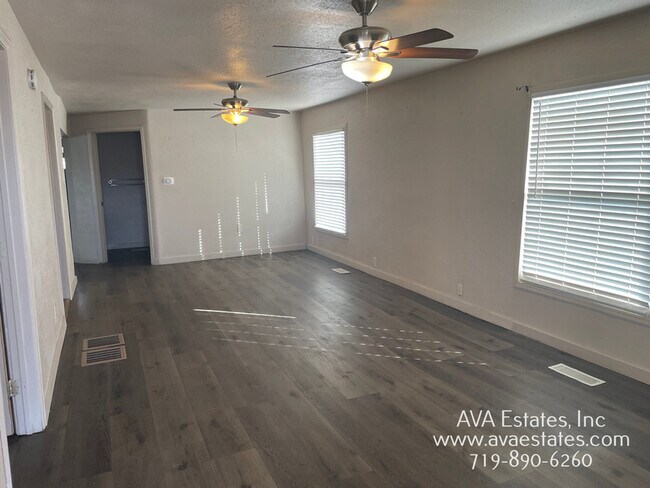 Foto del edificio - 901 W 17th St