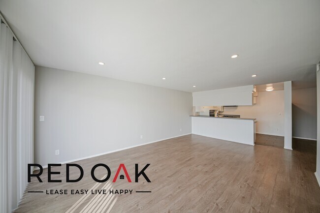 Foto del edificio - Outstanding and Very Large Two-Bedroom wit...