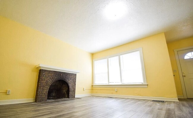 Foto del edificio - Spacious 4-Bedroom Home in Arbor Lodge – P...