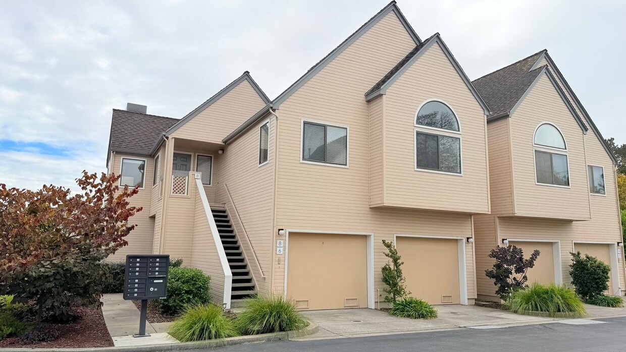 Photo - 8 Eclipse Court - 30% Rental Fee