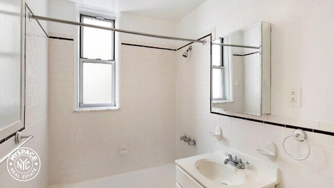 Foto del edificio - 117 W 13th St