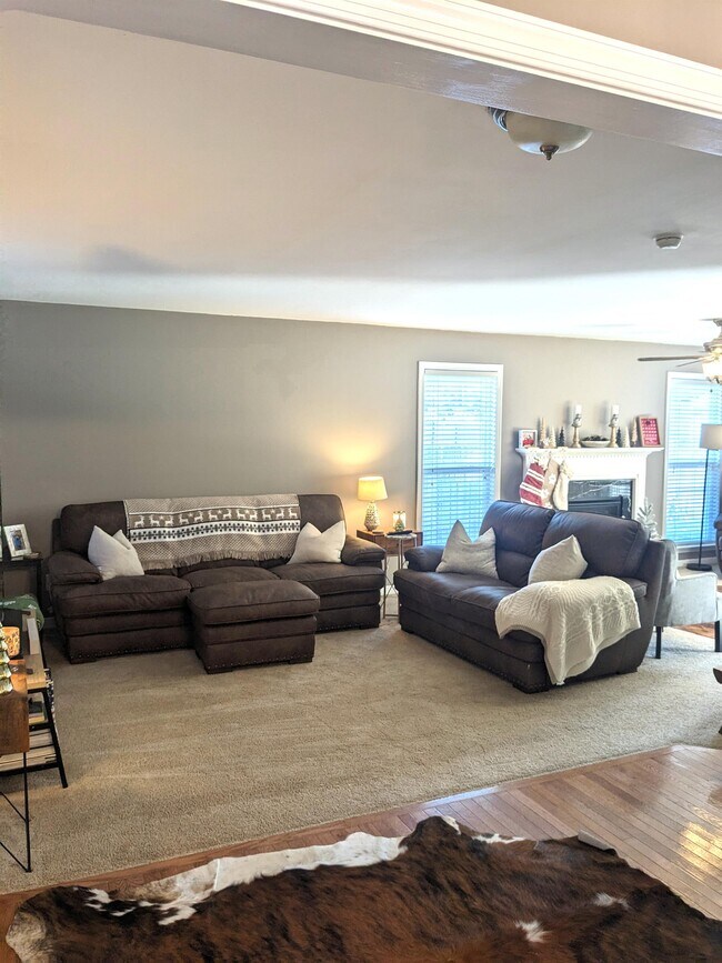 Foto del edificio - 3505 Pine Ridge Rd