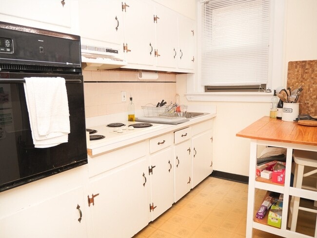 Foto del edificio - 1382 Beacon St