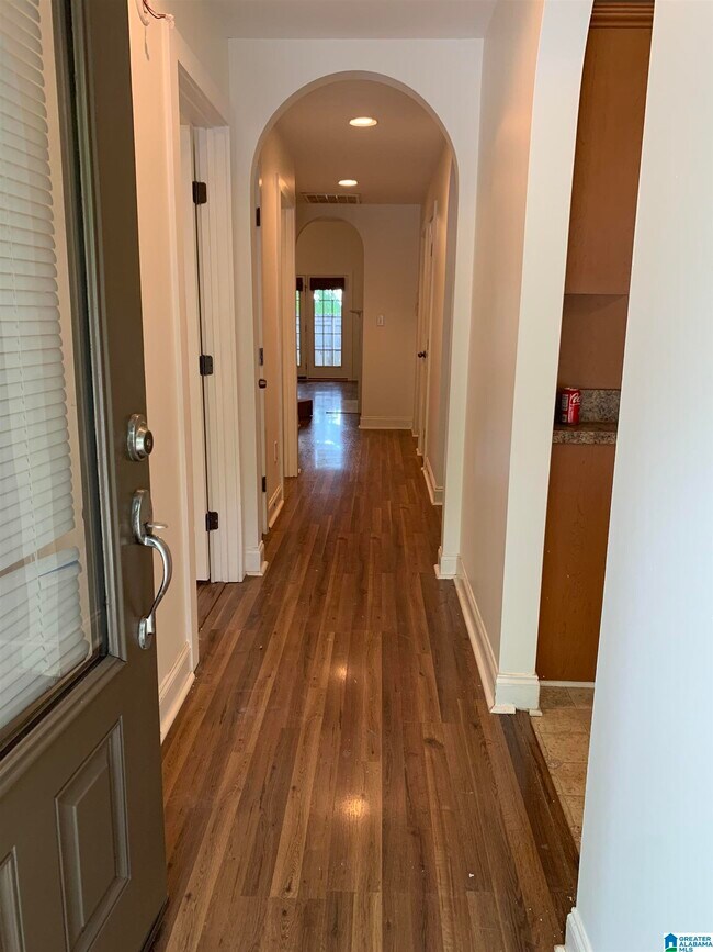 Foto del edificio - 5651 Colony Ln