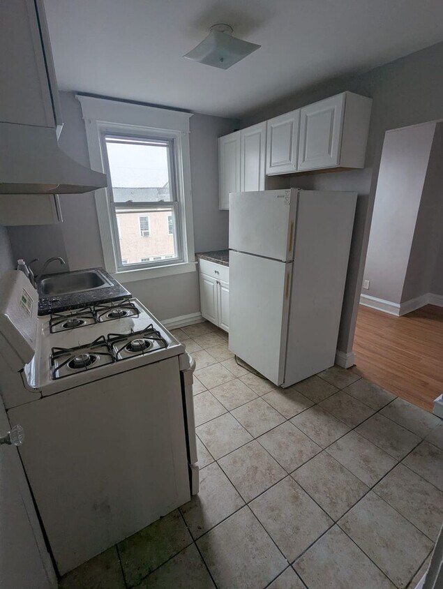 Photo - 239 Long Ln, Upper Darby, PA 19082