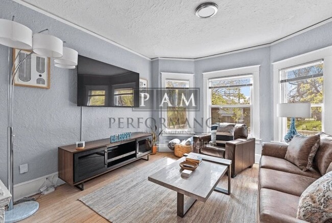 Building Photo - 2872 S Linebarger Terrace