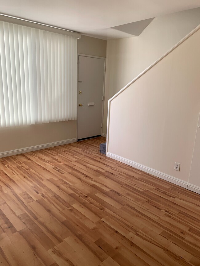 Living Room - 4413 Ethel Ave