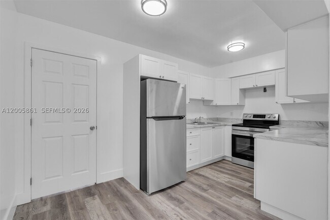 Foto del edificio - 265 NE 55th St