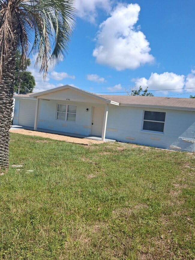 Building Photo - 3 Bedroom 2 bath on a dead end street