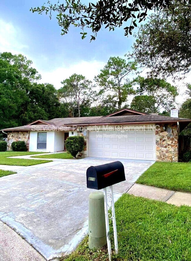 Foto del edificio - 3402 Country Woods Ct