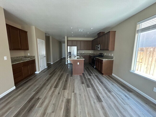 Foto del edificio - 4469 Lacy Ln