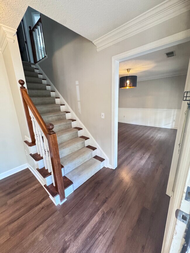 Foto del edificio - 1884 Dovonshire Rd S W