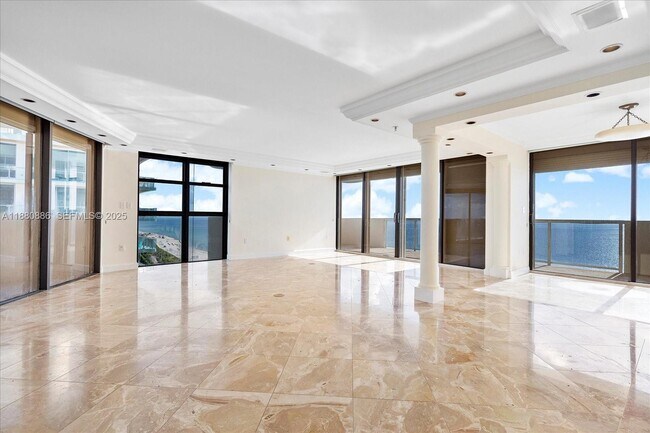 Building Photo - 5757 Collins Ave