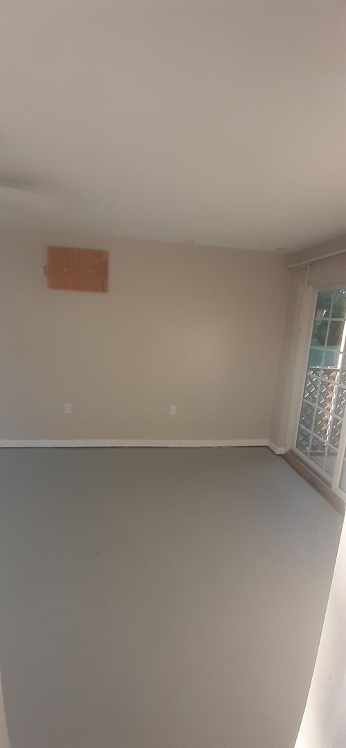 Building Photo - 3 Bedroom 1 Bathroom with 4th bonus bedroo...