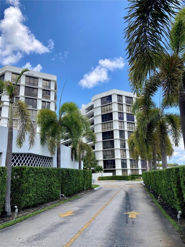 Foto del edificio - 13951 Kendale Lakes Cir