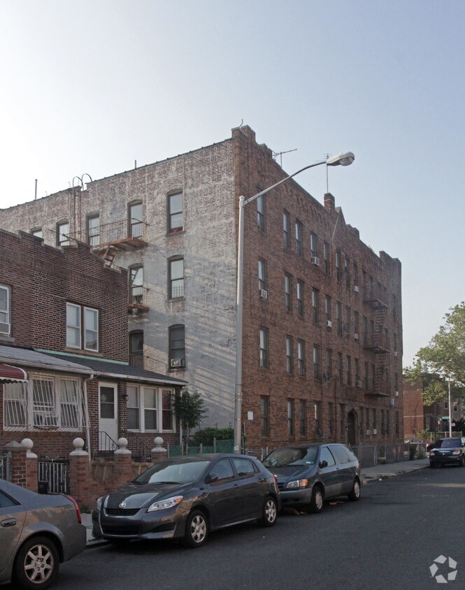 Building Photo - 149 E 31st St