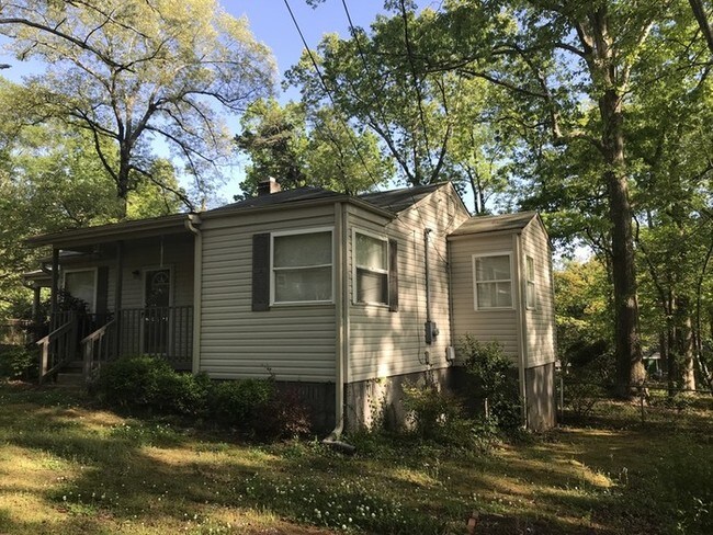 2br, 1 ba in Augusta Road Area - Alquileres en Greenville, SC