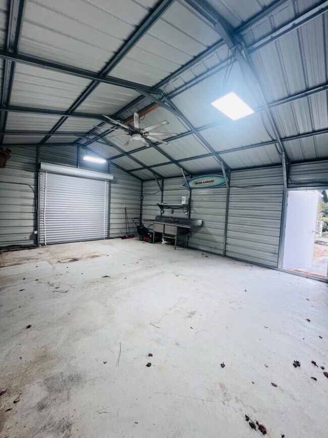 Building Photo - 208 Elmhurst Rd