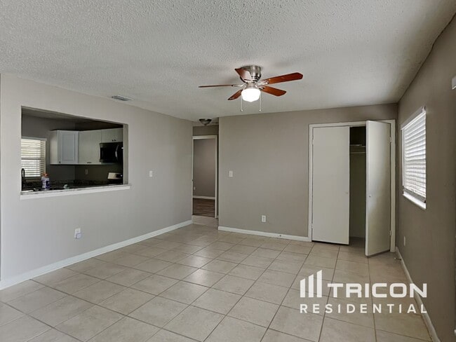 Foto del edificio - 10002 N 24th St