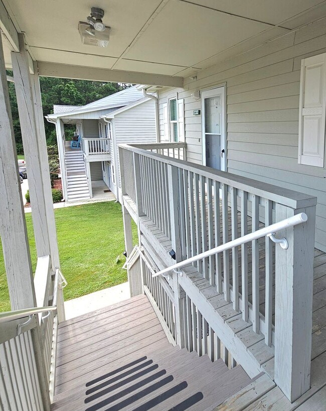 Foto del edificio - Spacious 2-Bedroom End-Unit Condo Near Surfside Beach