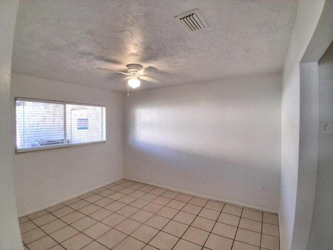 Foto del edificio - 2506 47th Ave Dr W