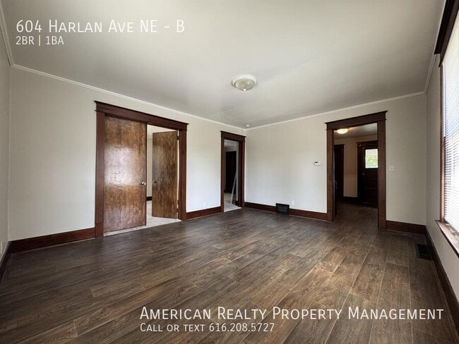 Building Photo - 604 Harlan Ave NE