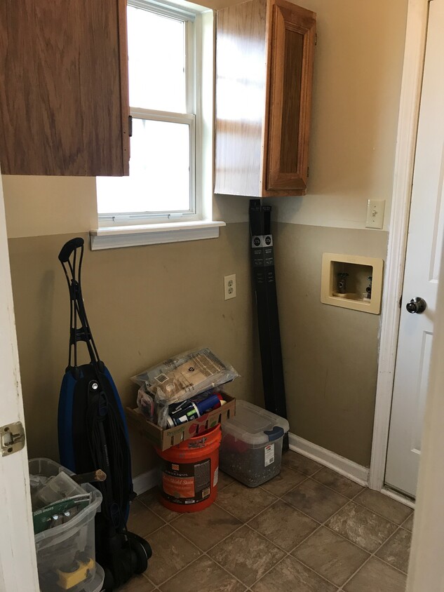 Laundry Room with W/D hookups - 582 Redfox Ct N