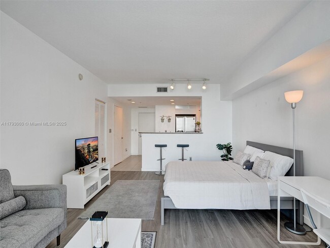 Foto del edificio - 325 S Biscayne Blvd