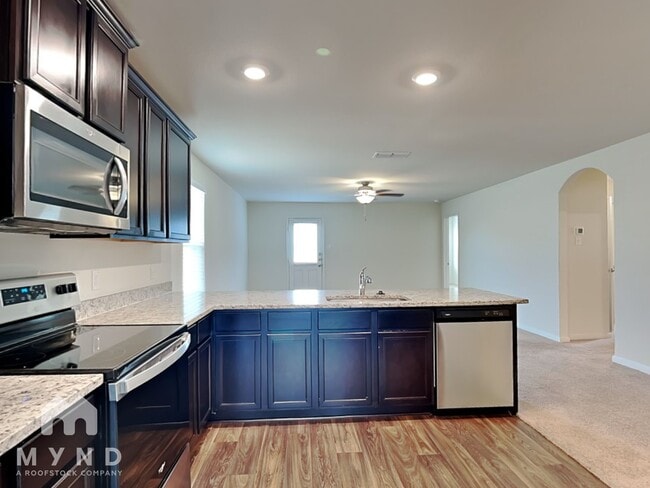 Building Photo - 12061 Latour Vly