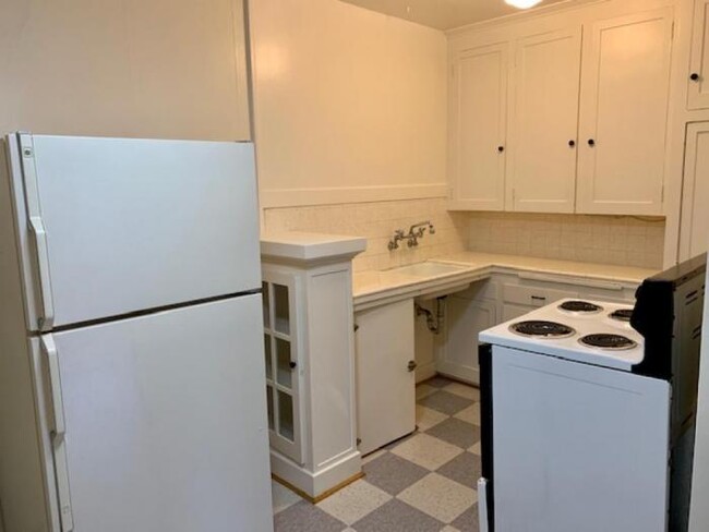 Building Photo - 1 bedroom in Seattle WA 98112