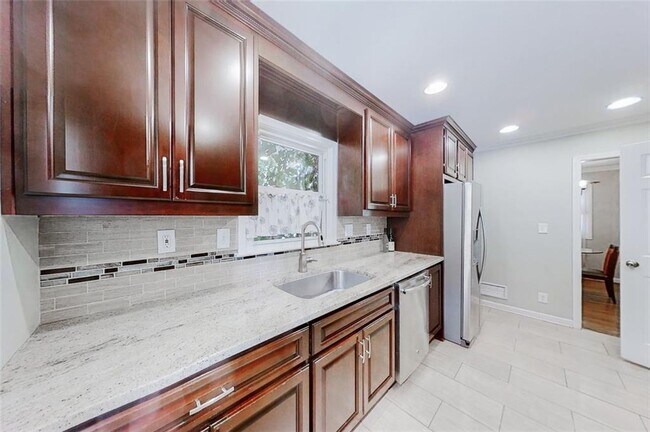Building Photo - 3639 N Druid Hills Rd
