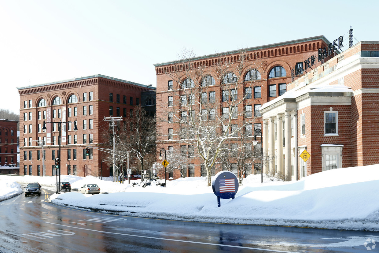 Primary Photo - Baker Square Condominiums