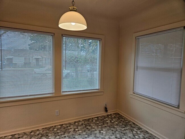 Foto del edificio - 2Bd/1Ba Single Story House - Available to View!