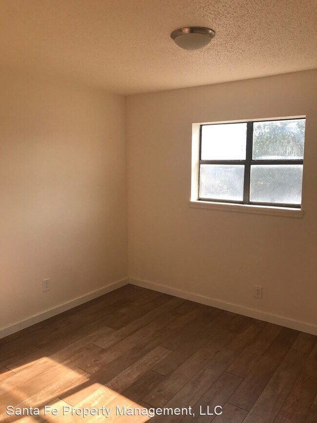 Building Photo - 3226 Rufina St