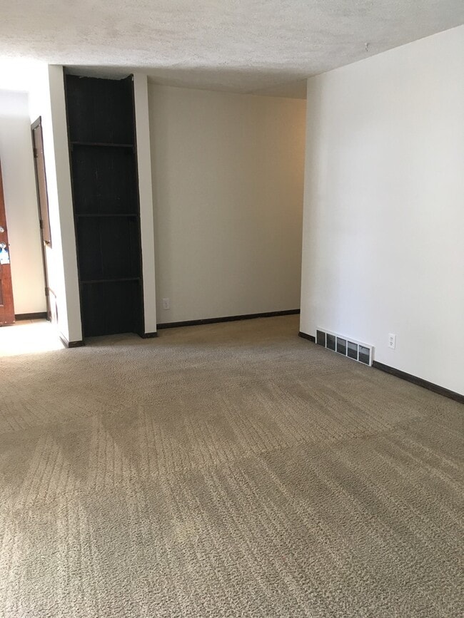 Photo - Large Ranch House