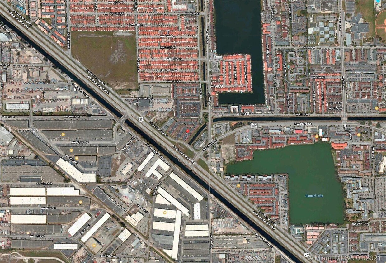Foto principal - 10421 W Okeechobee Rd