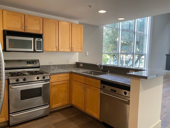 Building Photo - 701 Minna St