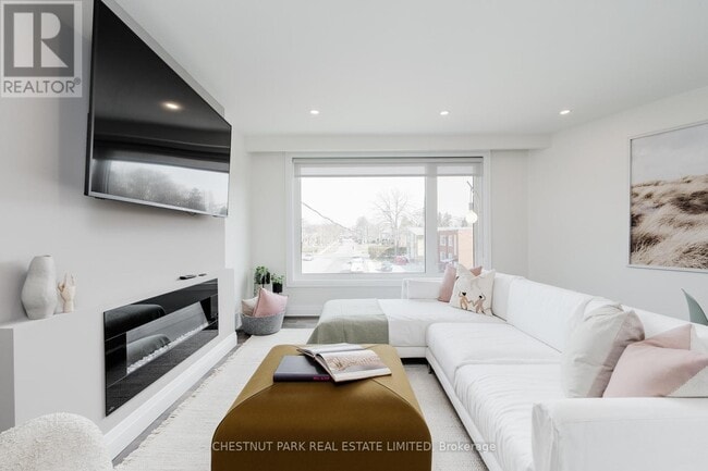 Building Photo - 51 Penhurst Ave