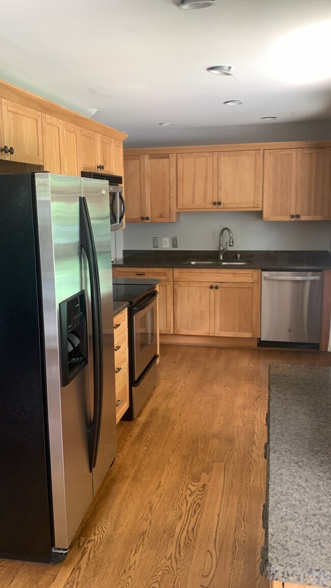 Foto del edificio - 619 Crieve Rd