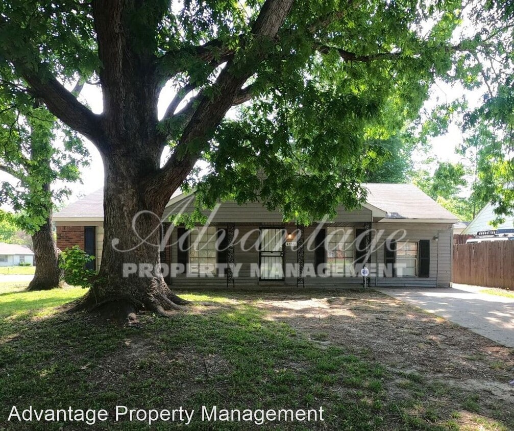 Primary Photo - 3 br, 1 bath House - 4256 Gladstone St.