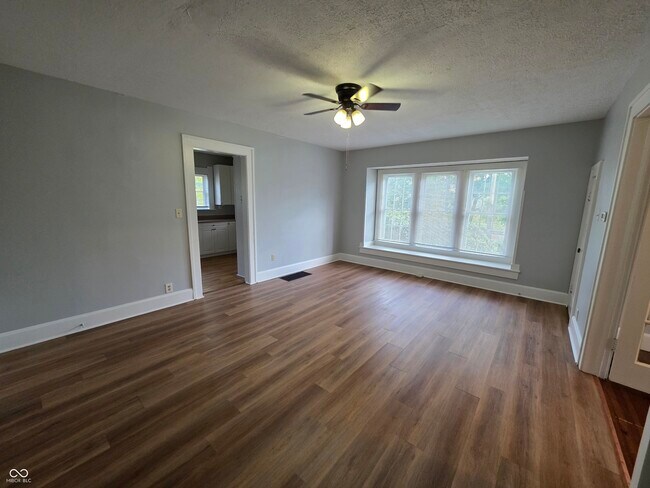 Foto del edificio - 115 S Heflin St