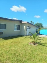 Building Photo - 4216 SW 51st St