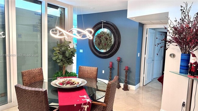 Building Photo - 1000 South Pointe Dr