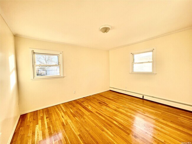 Foto del edificio - 146-22 25th Rd