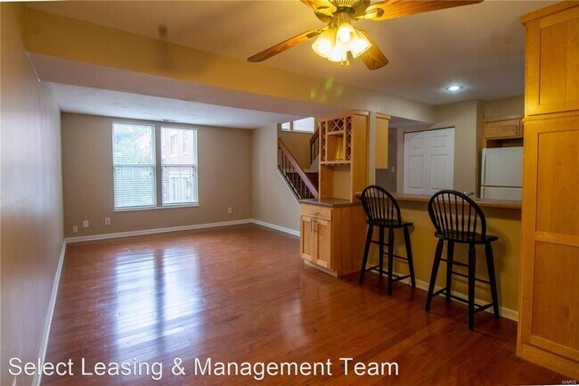 Building Photo - 2 br, 1 bath House - 4371 #E Laclede Ave